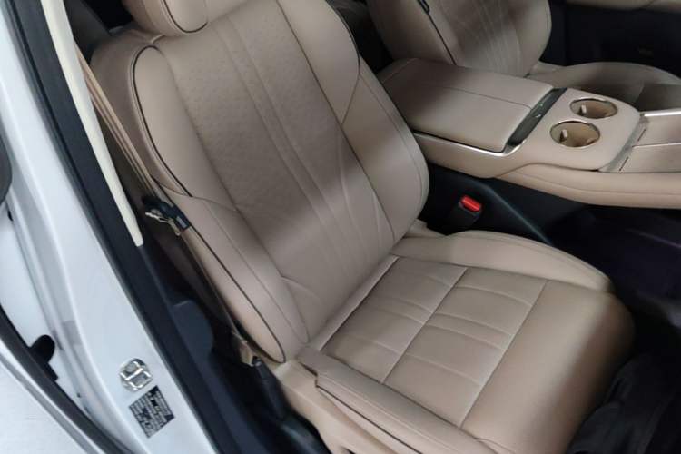 Used XPeng X9 2026 Model—Range-Extended Version 1602 Ultra Right Front Seat