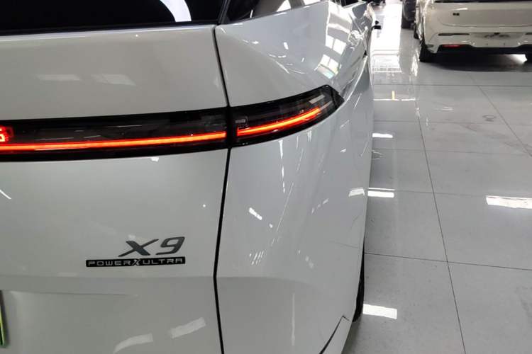 Used XPeng X9 2026 Model—Range-Extended Version 1602 Ultra Right Rear Taillight
