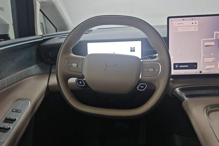 Used XPeng X9 2026 Model—Range-Extended Version 1602 Ultra Steering Wheel