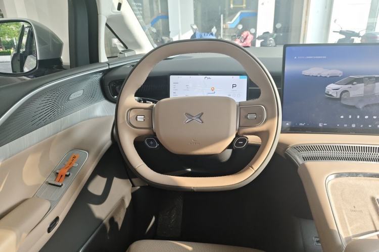 Used XPeng X9 2026 Model Pure Electric 665 Max Steering Wheel