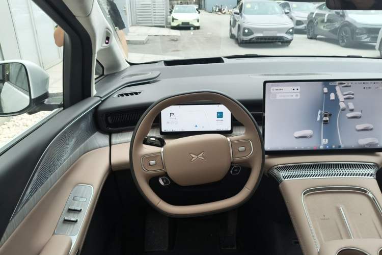 Used XPeng X9 2026 Model—Range-Extended Version 1602 Ultra Steering Wheel