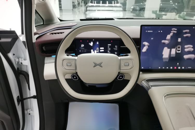 Used XPeng X9 2026 Model—Range-Extended Version 1602 Ultra Steering Wheel