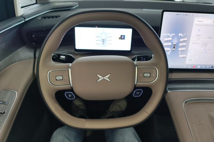 Used XPeng X9 2026 Model—Range-Extended Version 1602 Ultra Steering Wheel