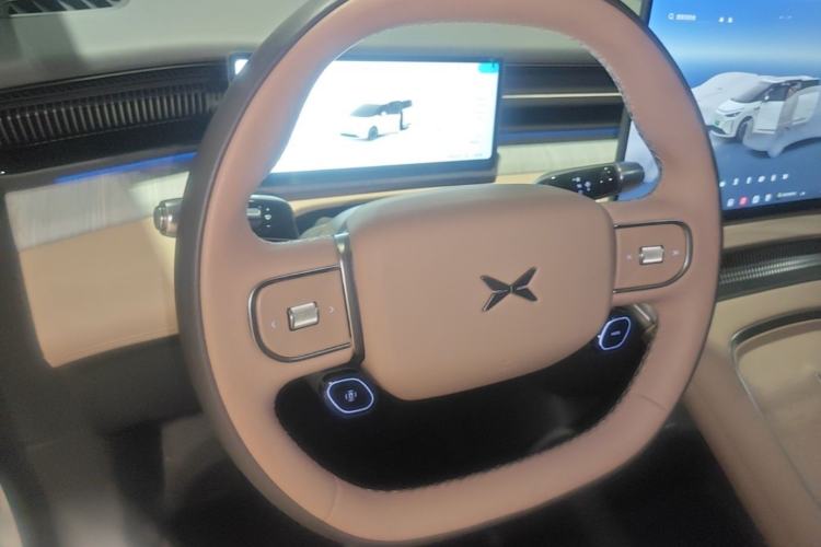 Used XPeng X9 2026 Model—Range-Extended Version 1602 Max Steering Wheel