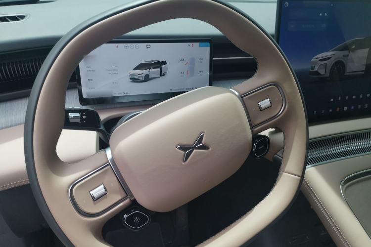 Used XPeng X9 2026 Model—Range-Extended Version 1602 Ultra Steering Wheel