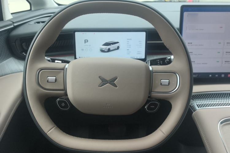 Used XPeng X9 2026 Model—Range-Extended Version 1602 Max Steering Wheel
