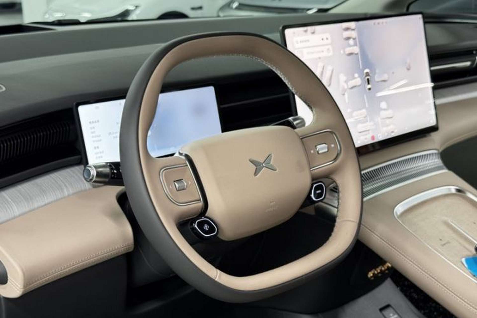 Used XPeng X9 2026 Model—Range-Extended Version 1602 Ultra Steering Wheel