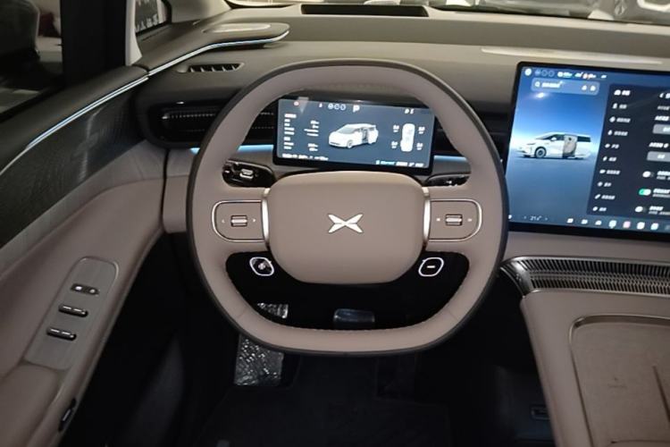 Used XPeng X9 2026 Model—Range-Extended Version 1602 Ultra Steering Wheel