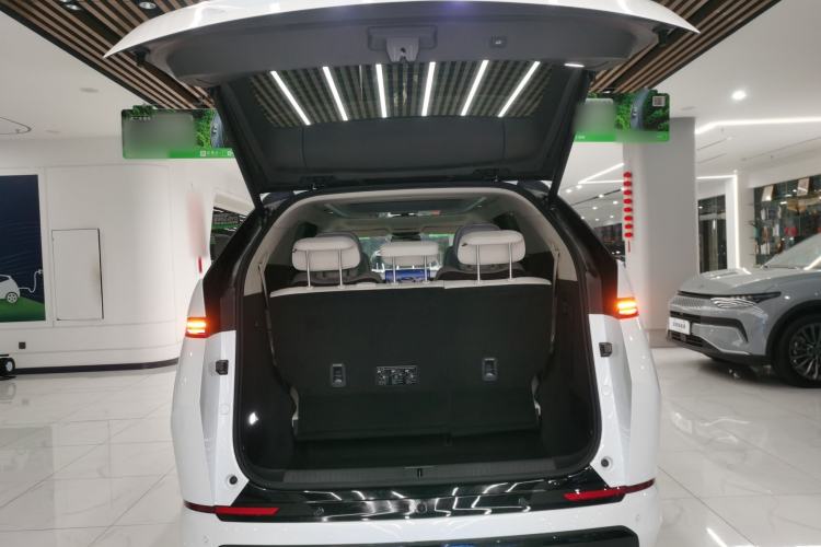 Used XPeng X9 2026 Model—Range-Extended Version 1602 Ultra Trunk
