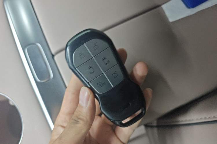Used XPeng X9 2026 Model—Range-Extended Version 1602 Ultra Vehicle Key