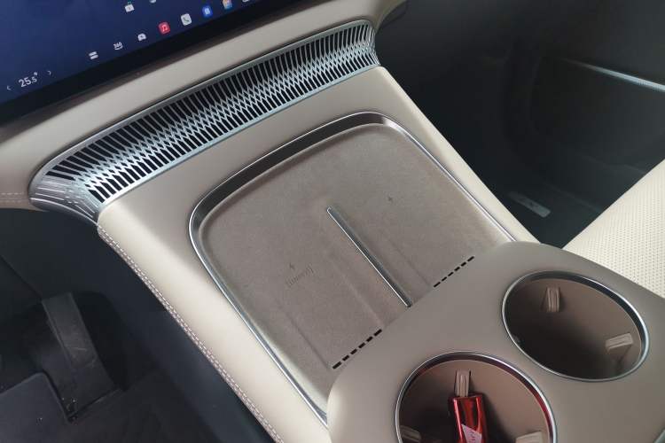 Used XPeng X9 2026 Model—Range-Extended Version 1602 Ultra Vehicle Key