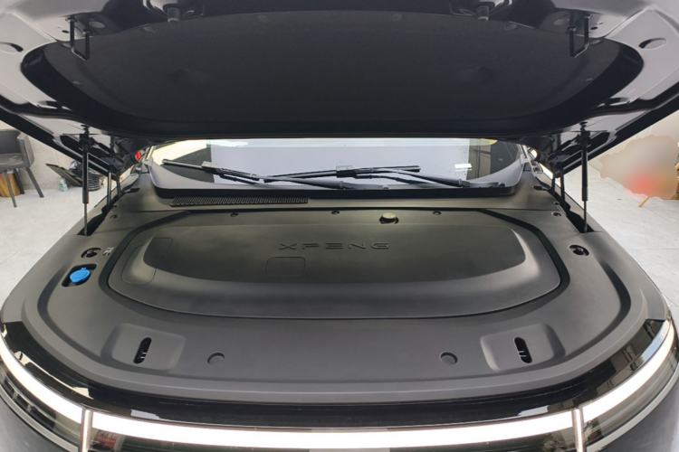 Used XPeng GX 2026 Model, Range-Extended 1585 Four-Wheel-Drive Flagship Edition Engine Bay