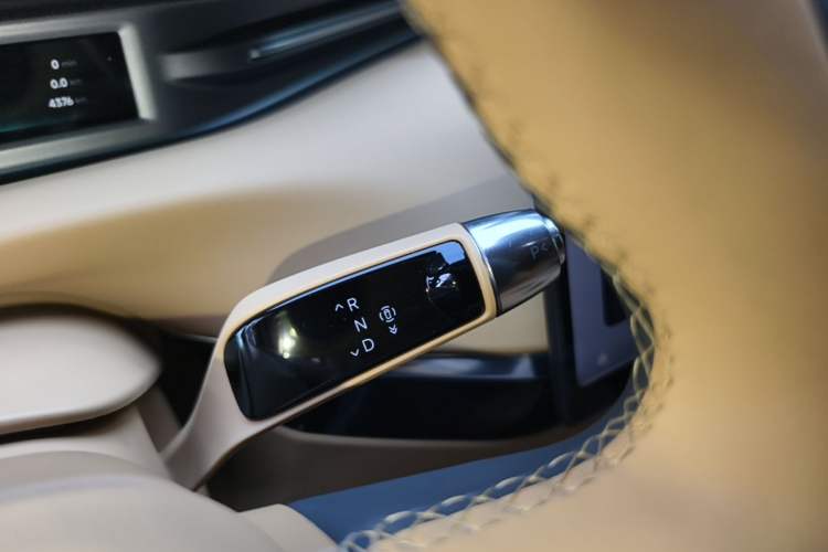 Used XPeng GX 2026 Model, Range-Extended 1585 Four-Wheel-Drive Flagship Edition Gear Lever