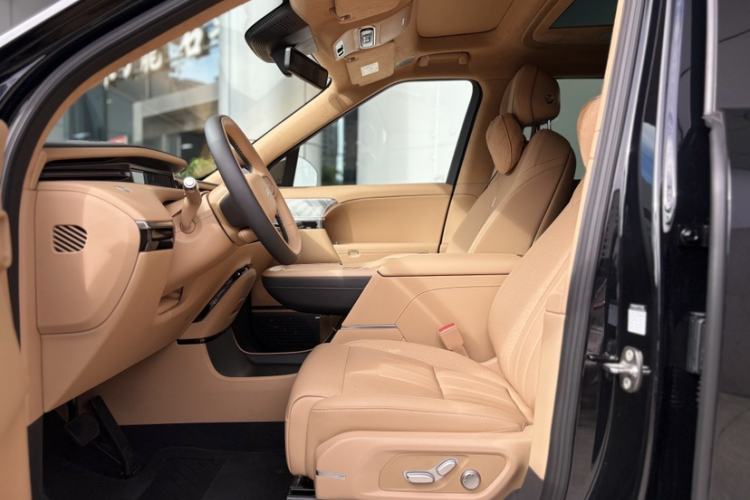 Used XPeng GX 2026 Model, Range-Extended 1585 Four-Wheel-Drive Flagship Edition Interior 2