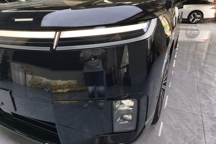 Used XPeng GX 2026 Model, Range-Extended 1585 Four-Wheel-Drive Flagship Edition Left Front Headlight