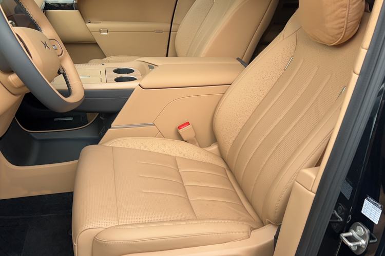 Used XPeng GX 2026 Model, Range-Extended 1585 Four-Wheel-Drive Flagship Edition Left Front Seat