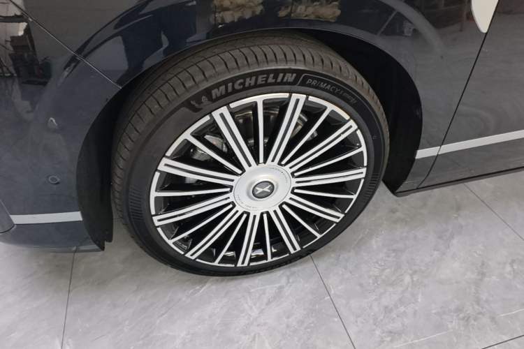 Used XPeng GX 2026 Model, Range-Extended 1585 Four-Wheel-Drive Flagship Edition Left Front Wheel Hub