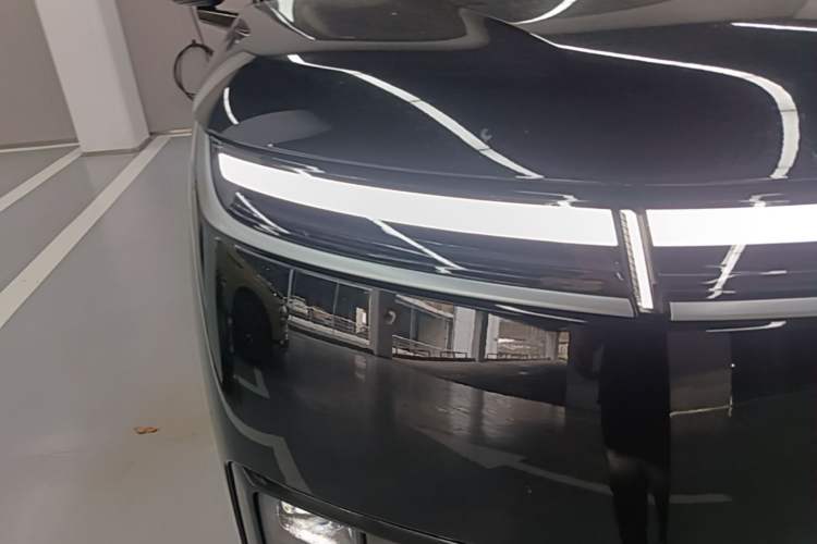 Used XPeng GX 2026 Model Range-Extended 1585 All-Wheel-Drive UltraSE Right Front Headlight