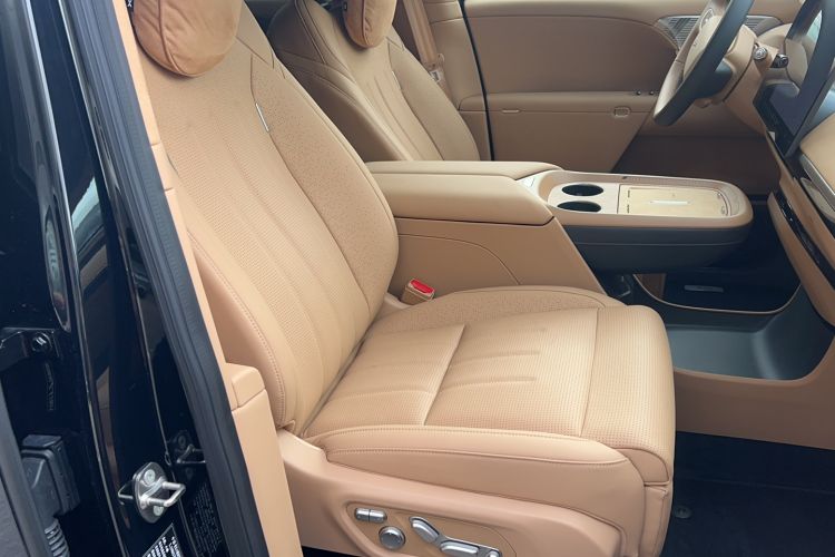 Used XPeng GX 2026 Model, Range-Extended 1585 Four-Wheel-Drive Flagship Edition Right Front Seat