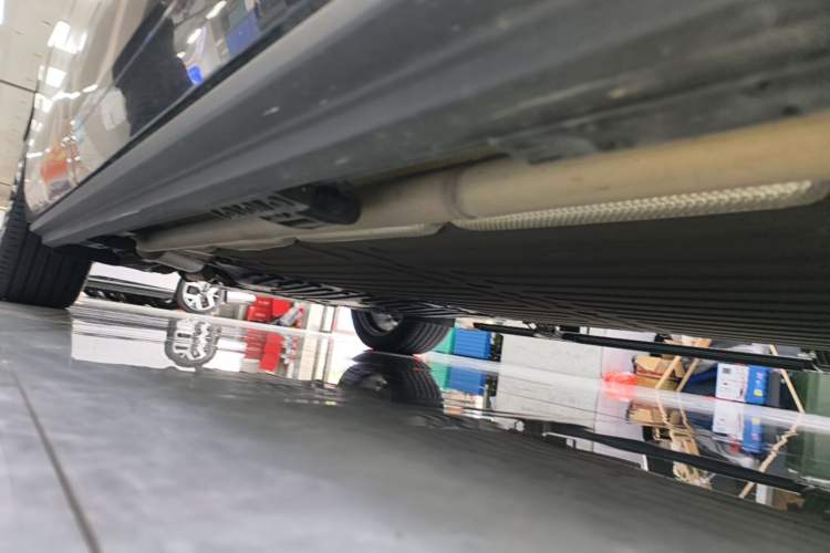 Used XPeng GX 2026 Model, Range-Extended 1585 Four-Wheel-Drive Flagship Edition Right Side Sill