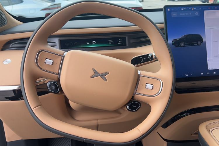 Used XPeng GX 2026 Model, Range-Extended 1585 Four-Wheel-Drive Flagship Edition Steering Wheel