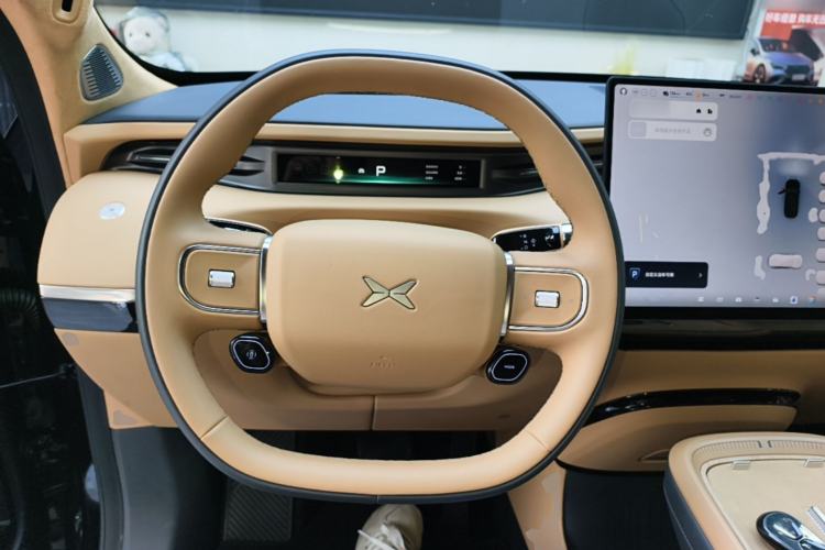 Used XPeng GX 2026 Model, Range-Extended 1585 Four-Wheel-Drive Flagship Edition Steering Wheel