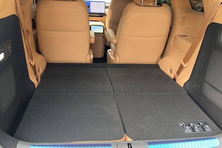 Used XPeng GX 2026 Model, Range-Extended 1585 Four-Wheel-Drive Flagship Edition Trunk