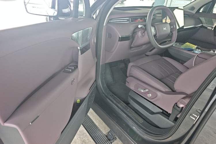Used XPeng GX 2026 Model, Range-Extended 1585 Four-Wheel-Drive Flagship Edition Driver Seat