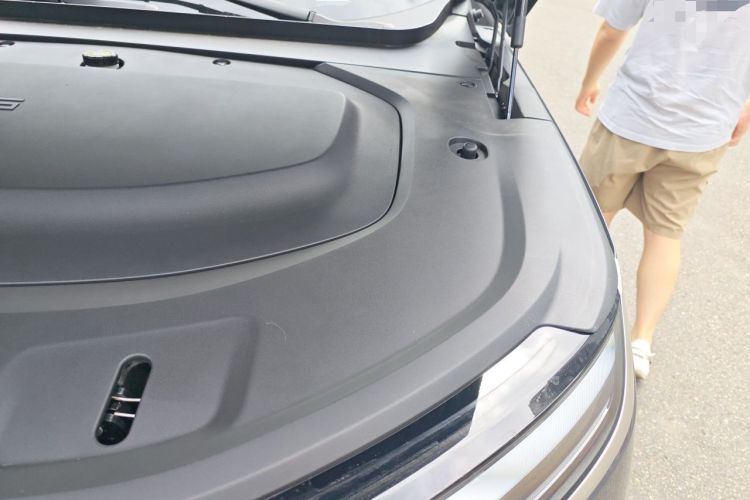 Used XPeng GX 2026 Model Range-Extended 1585 All-Wheel-Drive UltraSE Engine Bay Left