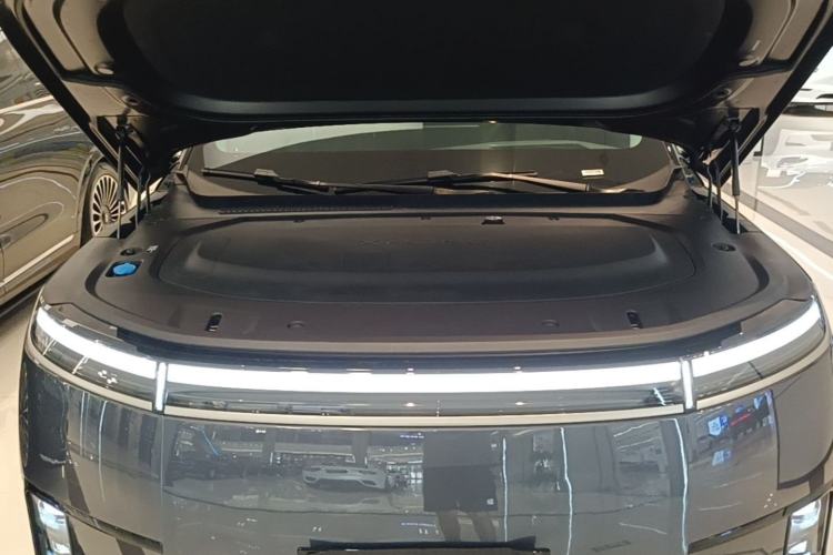 Used XPeng GX 2026 Model, Range-Extended 1585 Four-Wheel-Drive Flagship Edition Engine Bay