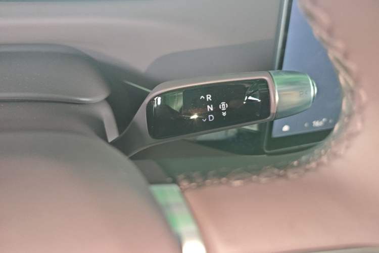 Used XPeng GX 2026 Model, Range-Extended 1585 Four-Wheel-Drive Flagship Edition Gear Lever