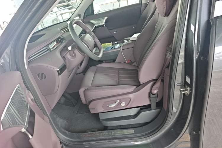 Used XPeng GX 2026 Model, Range-Extended 1585 Four-Wheel-Drive Flagship Edition Left Front Seat