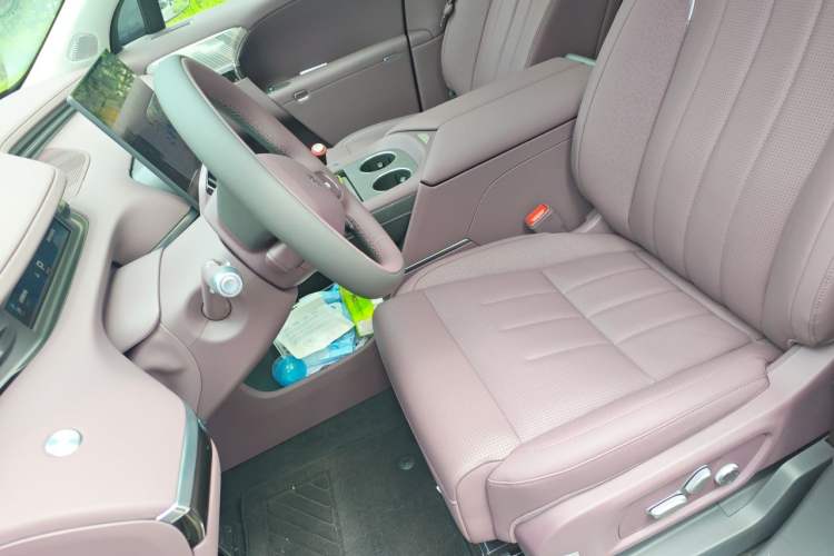 Used XPeng GX 2026 Model Range-Extended 1585 All-Wheel-Drive UltraSE Left Front Seat