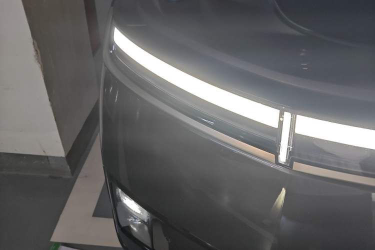 Used XPeng GX 2026 Model Pure Electric 665Ultra Right Front Headlight