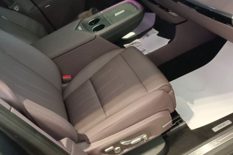 Used XPeng GX 2026 Model, Range-Extended 1585 Four-Wheel-Drive Flagship Edition Right Front Seat