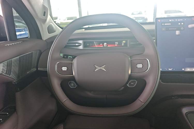 Used XPeng GX 2026 Model, Range-Extended 1585 Four-Wheel-Drive Flagship Edition Steering Wheel