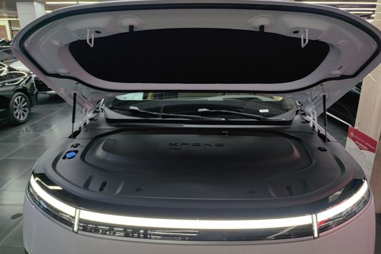Used XPeng GX 2026 Model Range-Extended 1585 All-Wheel-Drive UltraSE Engine Bay