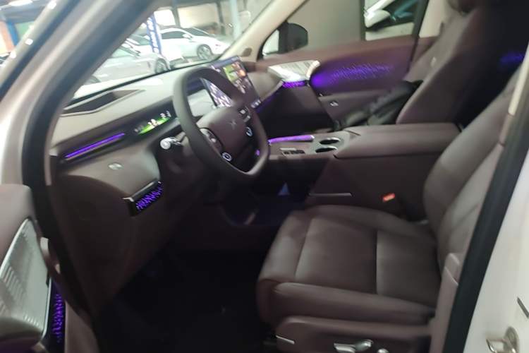 Used XPeng GX 2026 Model, Pure Electric 750 Four-Wheel-Drive Flagship Edition Left Front Seat