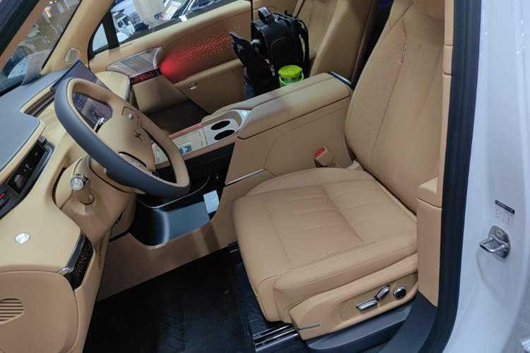 Used XPeng GX 2026 Model Range-Extended 1585 All-Wheel-Drive UltraSE Left Front Seat