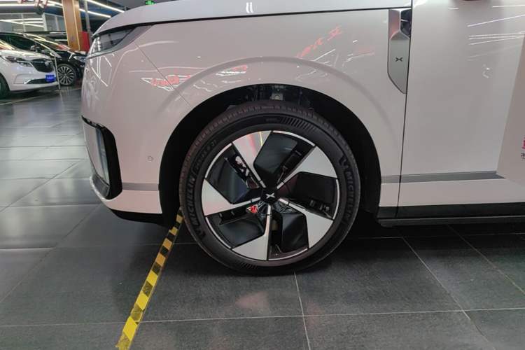 Used XPeng GX 2026 Model Range-Extended 1585 All-Wheel-Drive UltraSE Left Front Wheel Hub