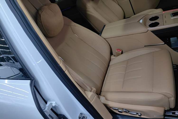 Used XPeng GX 2026 Model Range-Extended 1585 All-Wheel-Drive UltraSE Right Front Seat