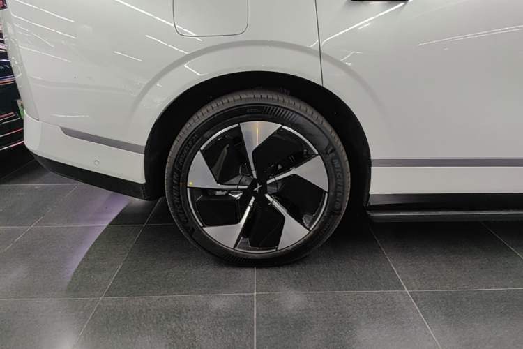 Used XPeng GX 2026 Model Range-Extended 1585 All-Wheel-Drive UltraSE Right Rear Wheel Hub