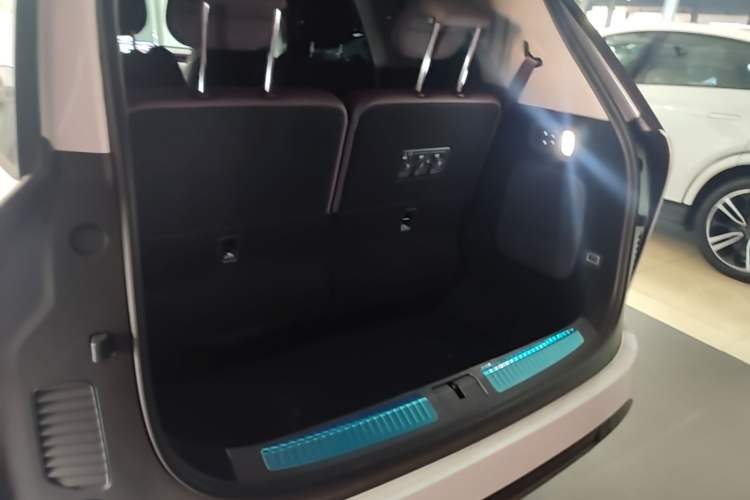 Used XPeng GX 2026 Model, Pure Electric 750 Four-Wheel-Drive Flagship Edition Trunk