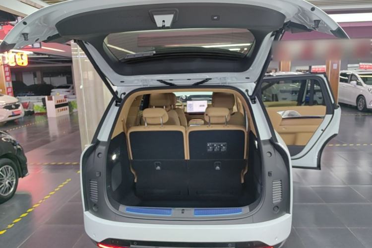 Used XPeng GX 2026 Model Range-Extended 1585 All-Wheel-Drive UltraSE Trunk