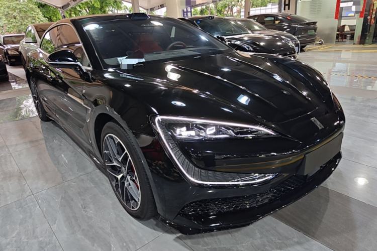 Used Yangwang U7 2025 EV Five-Seat Luxury Edition Front Right 45 Deg