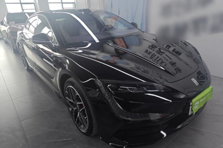 Used Yangwang U7 2025 EV Four-Seat Flagship Edition Front Right 45 Deg