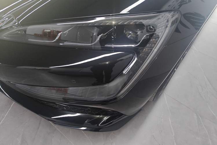 Used Yangwang U7 2025 EV Four-Seat Flagship Edition Left Front Headlight