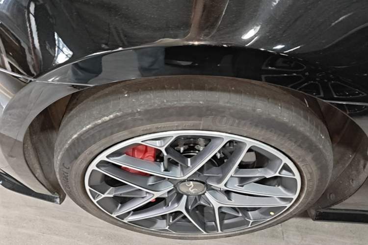 Used Yangwang U7 2025 EV Four-Seat Flagship Edition Left Front Wheel Hub