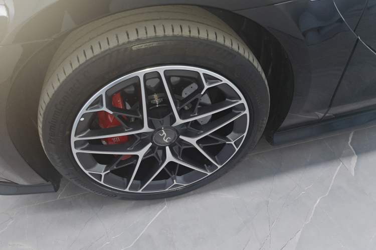 Used Yangwang U7 2025 EV Four-Seat Flagship Edition Left Front Wheel Hub
