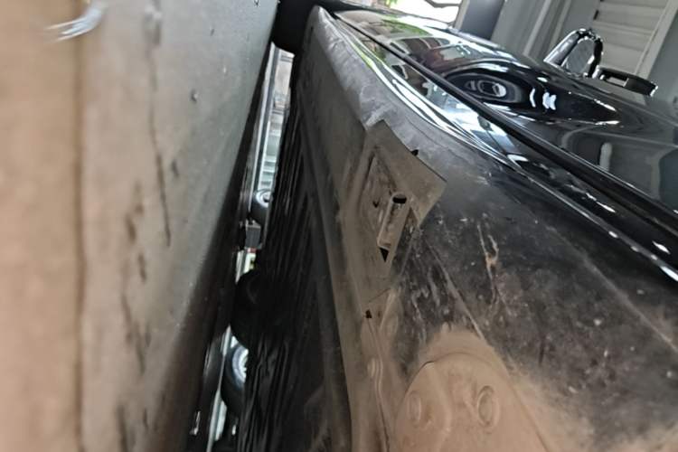 Used Yangwang U7 2025 EV Four-Seat Flagship Edition Left Side Sill